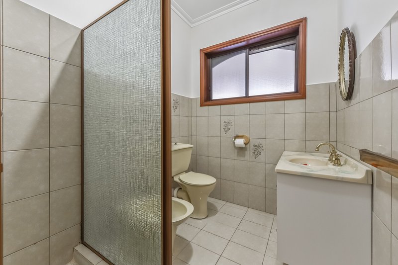 Photo - 41 Smyth Street, Mount Waverley VIC 3149 - Image 11