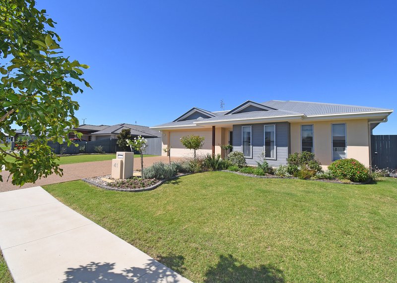 41 Spring Way, Nikenbah QLD 4655