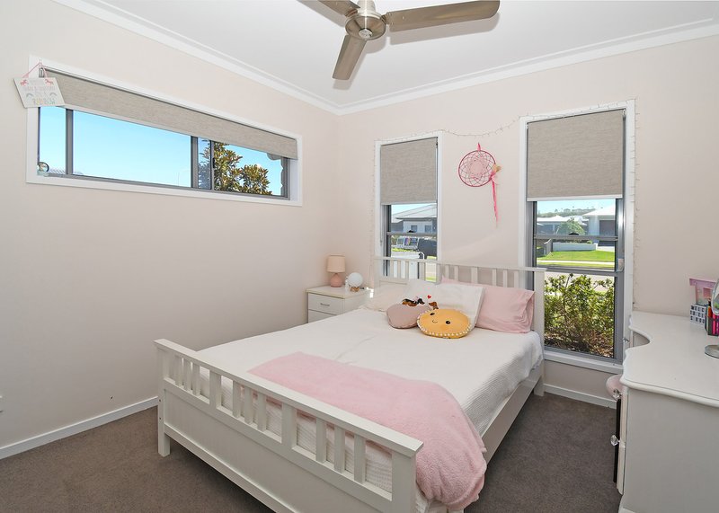 Photo - 41 Spring Way, Nikenbah QLD 4655 - Image 9