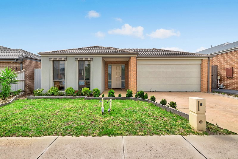 41 St Clair Avenue, Cranbourne West VIC 3977