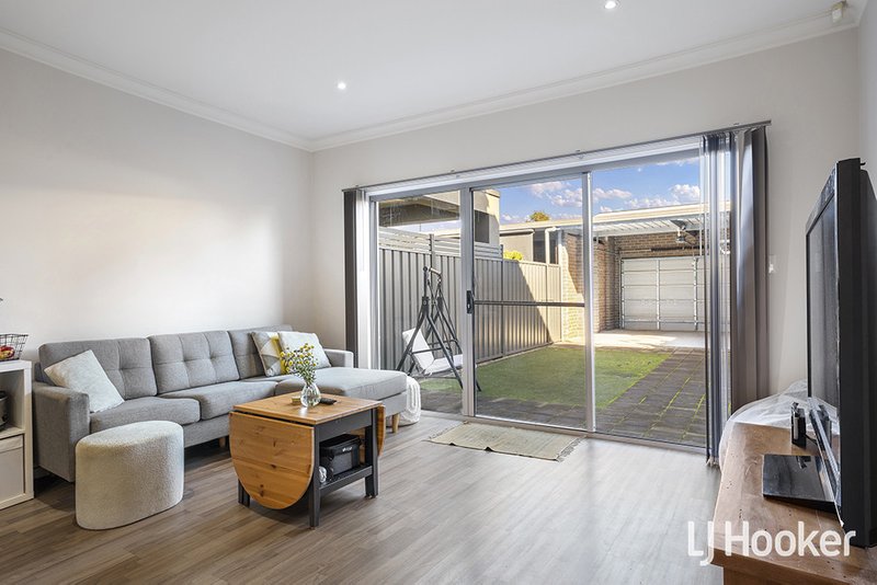 Photo - 41 St Clair Avenue, St Clair SA 5011 - Image 4