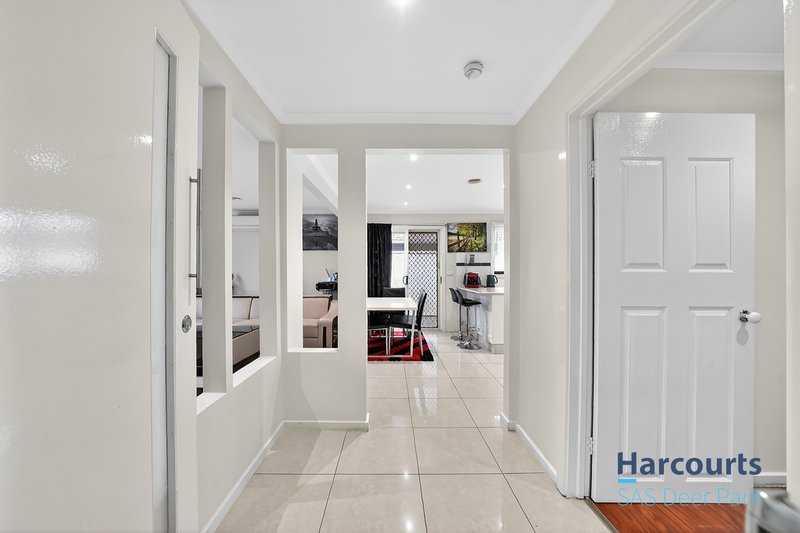 Photo - 41 Stevenage Crescent, Deer Park VIC 3023 - Image 12