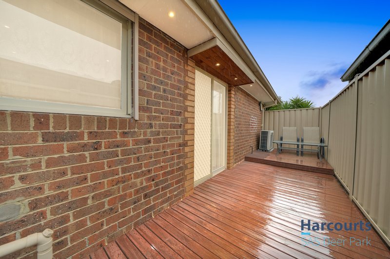 Photo - 41 Stevenage Crescent, Deer Park VIC 3023 - Image 15