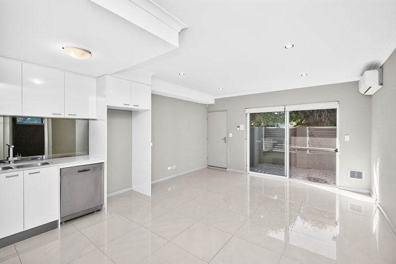 Photo - 4/1 Stoner Place, Innaloo WA 6018 - Image 2