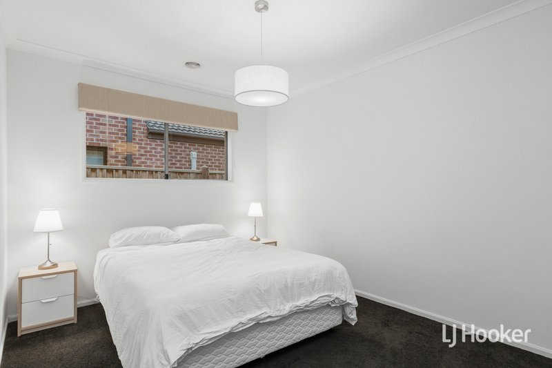 Photo - 41 Stoneyfell Road, Point Cook VIC 3030 - Image 10