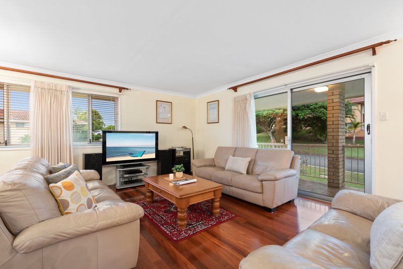 Photo - 41 Streeton Parade, Everton Park QLD 4053 - Image 2