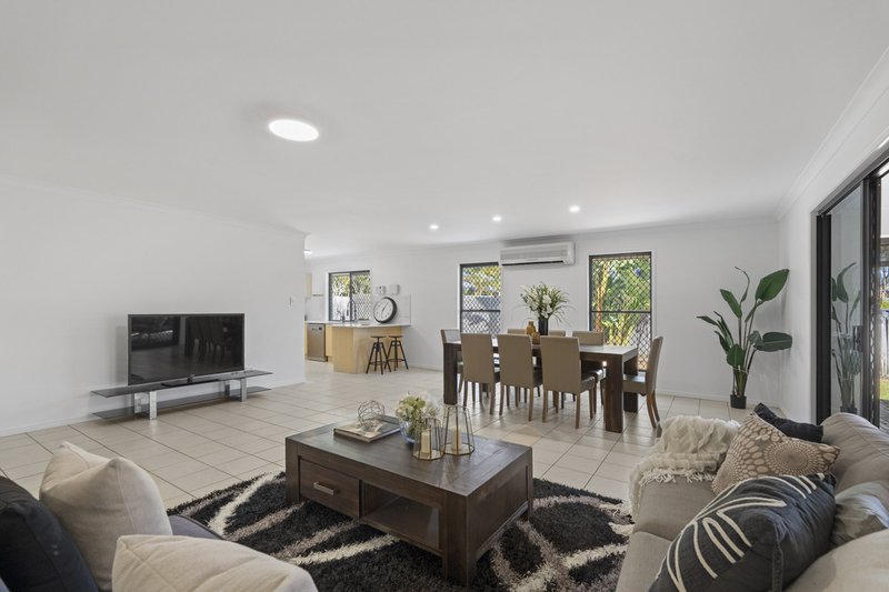 Photo - 41 Talisker Place, Parkinson QLD 4115 - Image 11