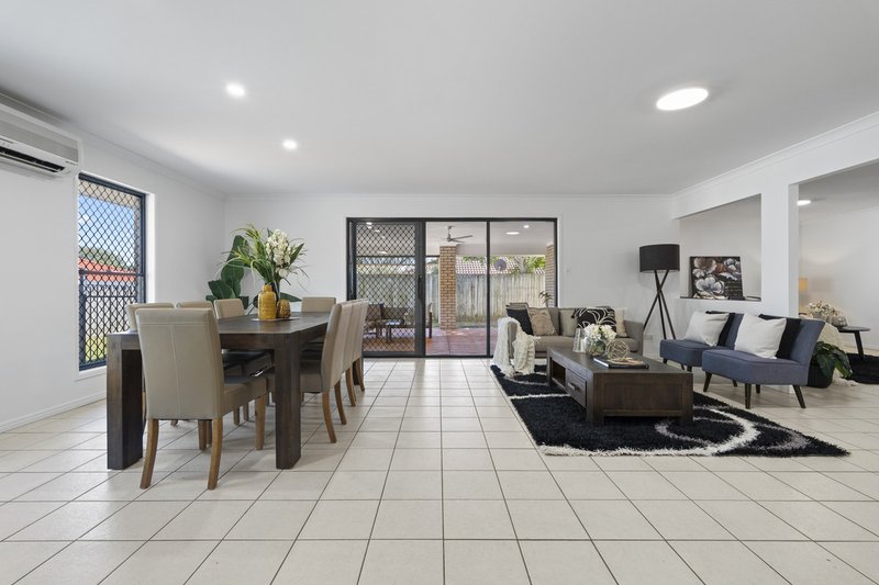 Photo - 41 Talisker Place, Parkinson QLD 4115 - Image 15