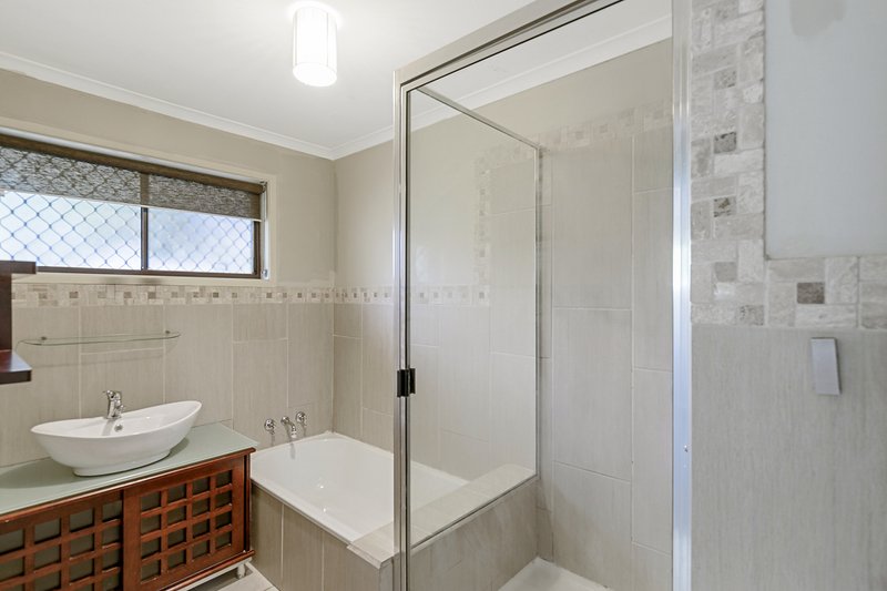 Photo - 41 Talwong Street, Manly West QLD 4179 - Image 4