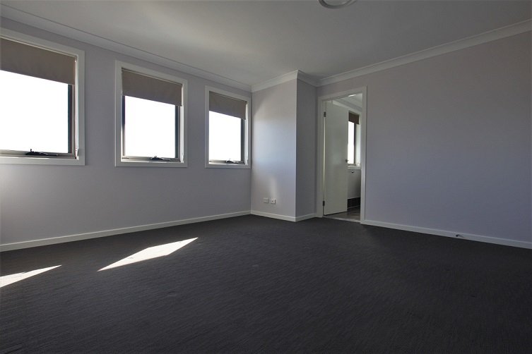 Photo - 41 The Straight , Oran Park NSW 2570 - Image 9