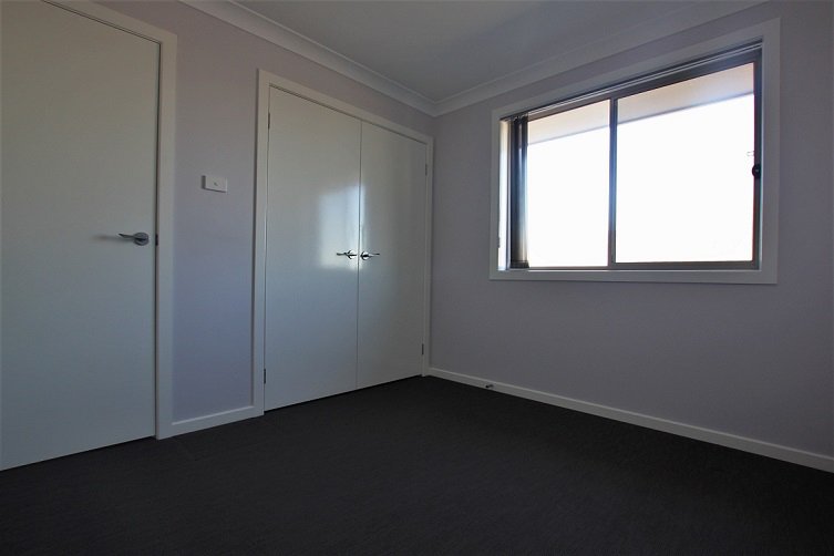 Photo - 41 The Straight , Oran Park NSW 2570 - Image 13