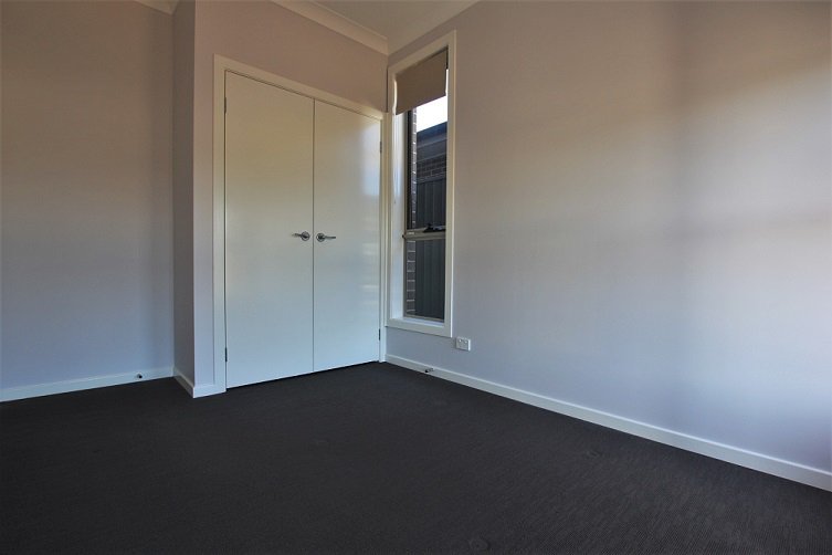 Photo - 41 The Straight , Oran Park NSW 2570 - Image 15