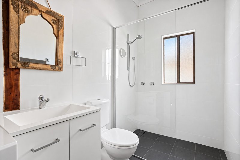Photo - 41 Third Avenue, Warrawong NSW 2502 - Image 6