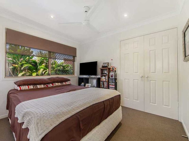 Photo - 41 Thornleigh Crescent, Varsity Lakes QLD 4227 - Image 13