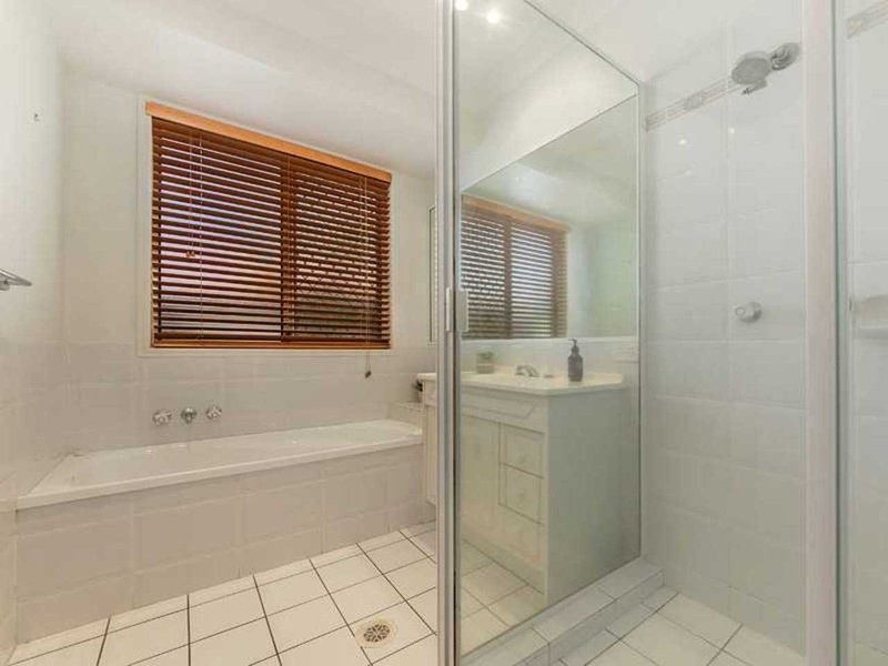 Photo - 41 Thornleigh Crescent, Varsity Lakes QLD 4227 - Image 16