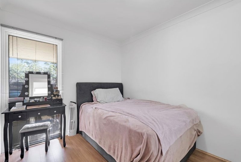 Photo - 4/1 Throsby Way, Ambarvale NSW 2560 - Image 5