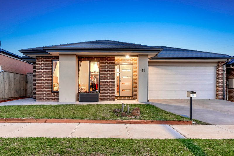 41 Treeve Parkway, Werribee VIC 3030