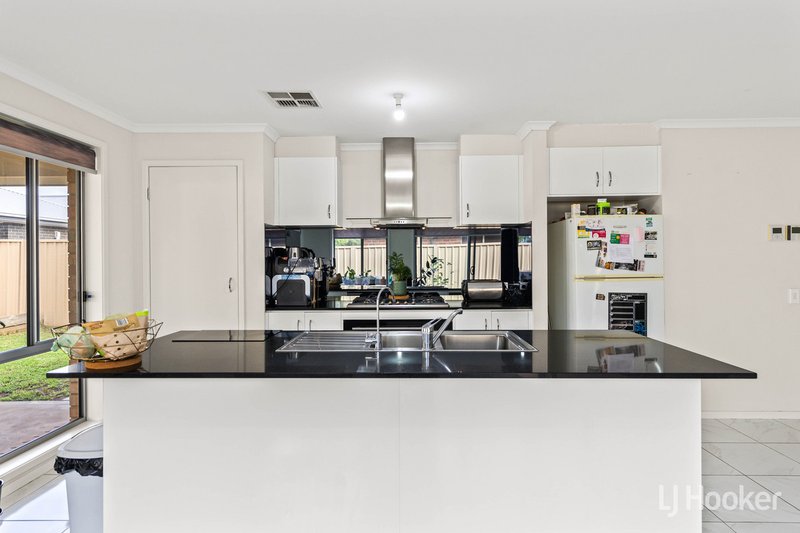 Photo - 41 Tudor Crescent, Smithfield Plains SA 5114 - Image 11
