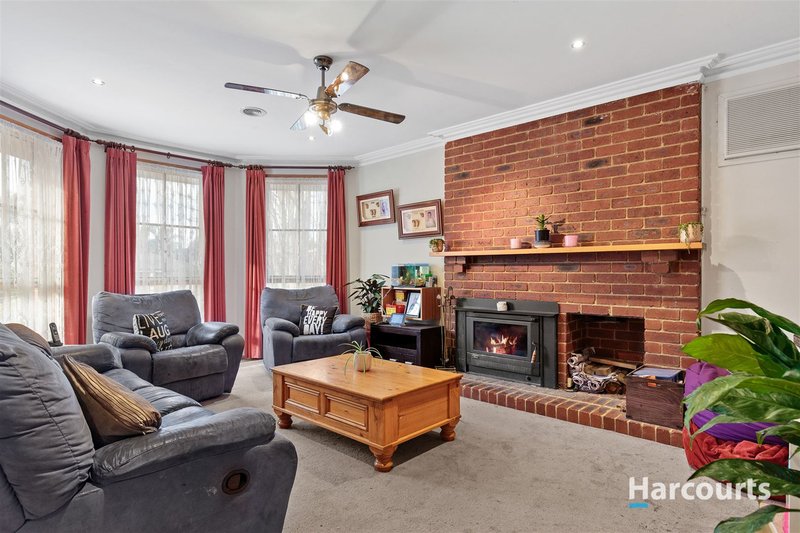 Photo - 41 Valleyview Drive, Rowville VIC 3178 - Image 2