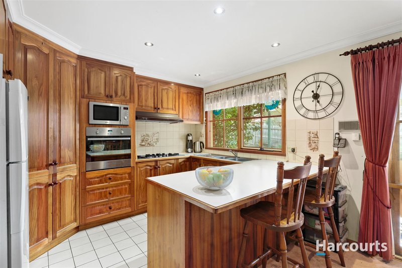 Photo - 41 Valleyview Drive, Rowville VIC 3178 - Image 4