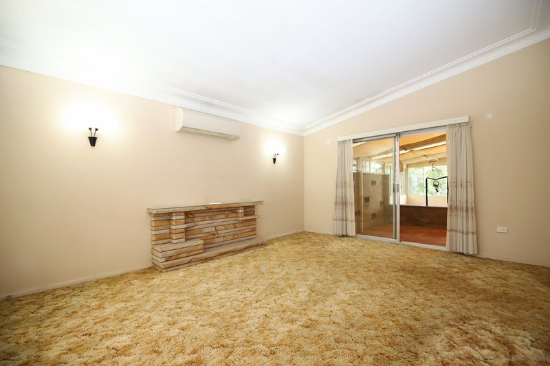Photo - 41 Victor Avenue, Picnic Point NSW 2213 - Image 2
