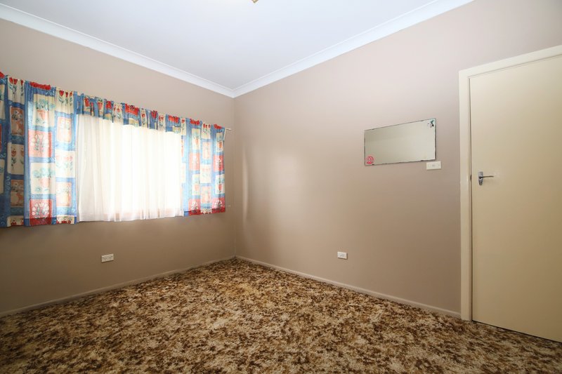 Photo - 41 Victor Avenue, Picnic Point NSW 2213 - Image 6