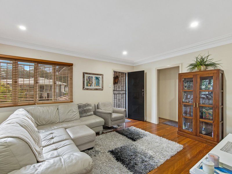 Photo - 41 Victor Street, Holland Park QLD 4121 - Image 5