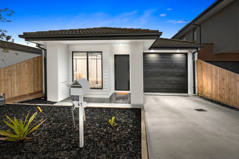 41 Violet Vista, South Morang VIC 3752