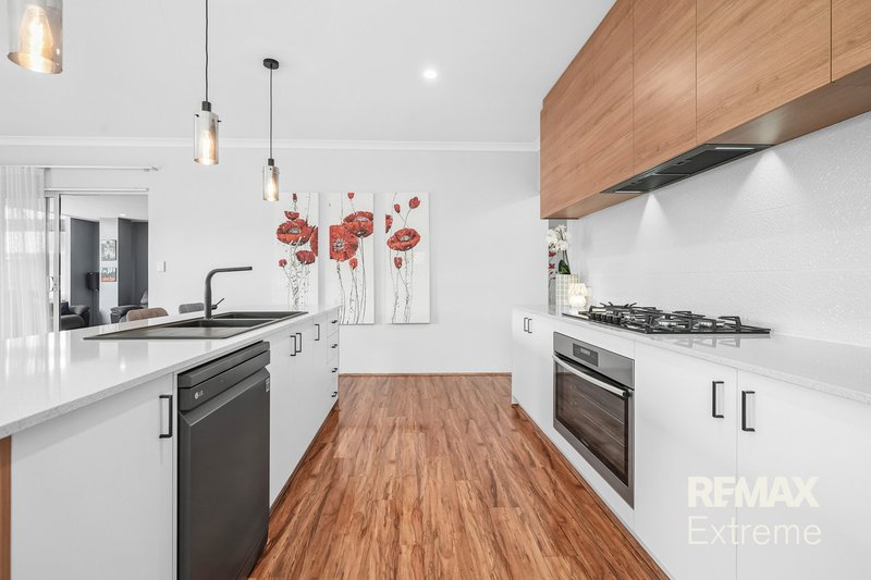 Photo - 41 Wallangarra Road, Carramar WA 6031 - Image 15