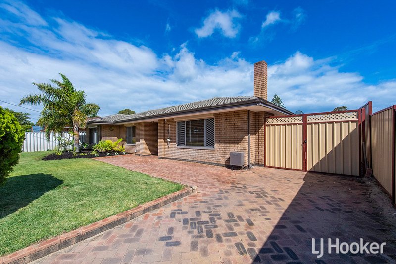 Photo - 41 Warnbro Sound Avenue, Warnbro WA 6169 - Image 4