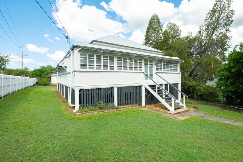 Photo - 41 Waterworks Road, North Ipswich QLD 4305 - Image 2