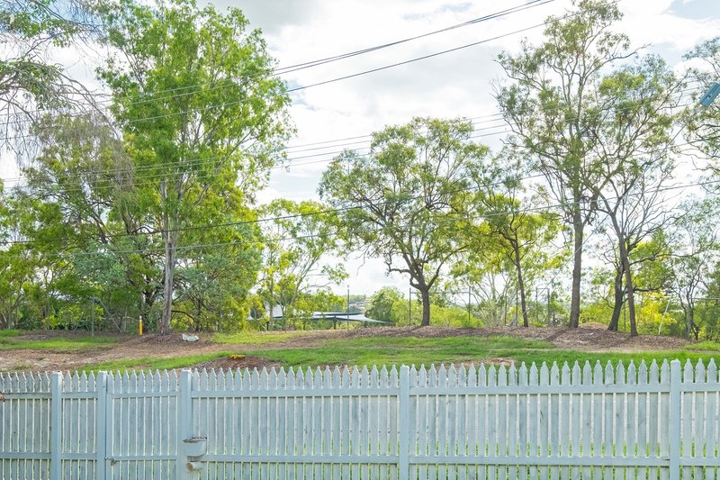 Photo - 41 Waterworks Road, North Ipswich QLD 4305 - Image 13