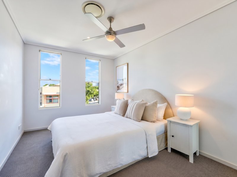 Photo - 41 Watts Drive, Varsity Lakes QLD 4227 - Image 24