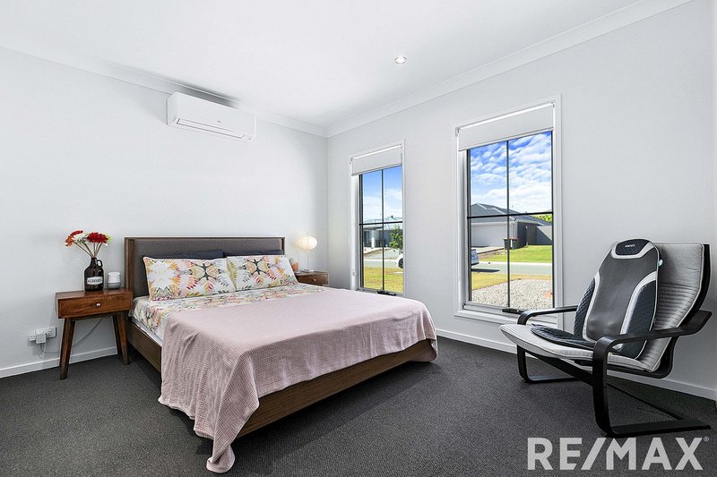 Photo - 41 Waugh Street, Urangan QLD 4655 - Image 9