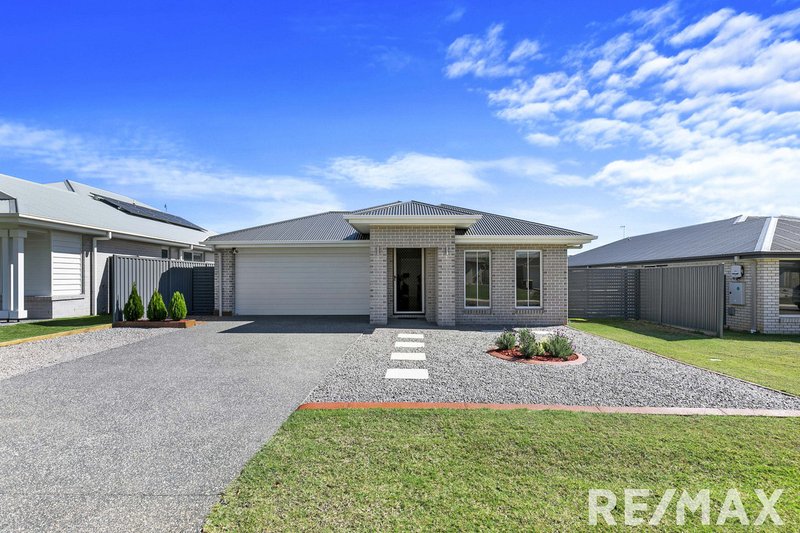 Photo - 41 Waugh Street, Urangan QLD 4655 - Image 19