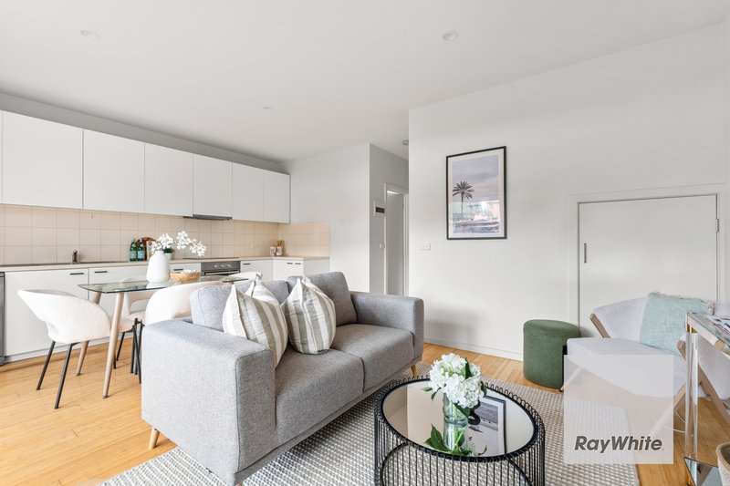 Photo - 41 Waxflower Crescent, Bundoora VIC 3083 - Image 2