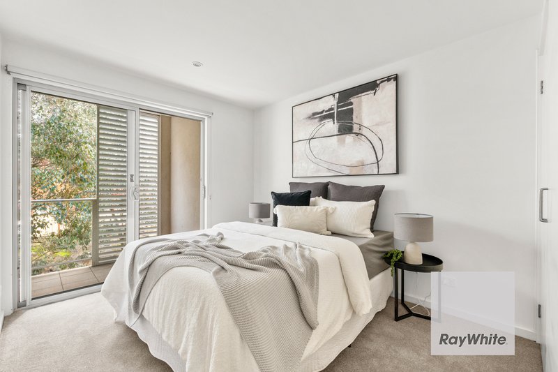 Photo - 41 Waxflower Crescent, Bundoora VIC 3083 - Image 5