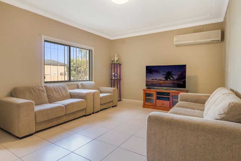 Photo - 41 Webster Road, Lurnea NSW 2170 - Image 4