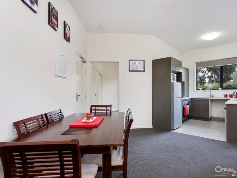 Photo - 41 White Close , Lilydale VIC 3140 - Image 3