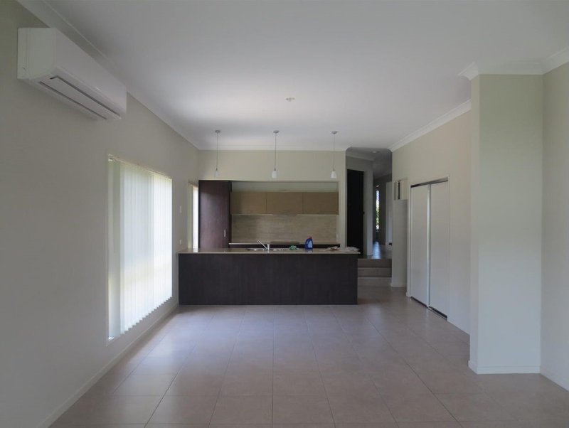 Photo - 41 Wildflower Circuit, Upper Coomera QLD 4209 - Image 3