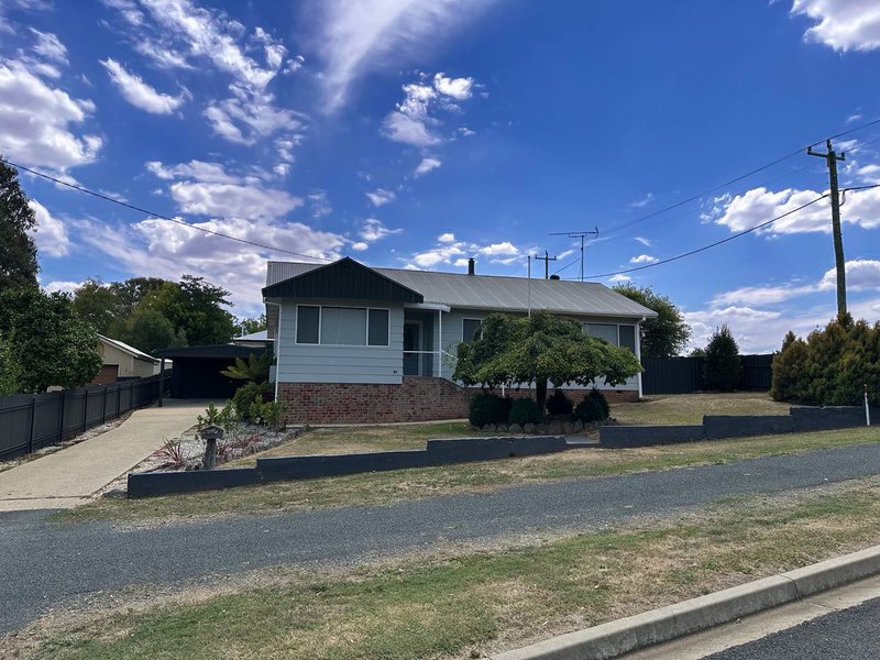 Photo - 41 William Street, Tumbarumba NSW 2653 - Image 2