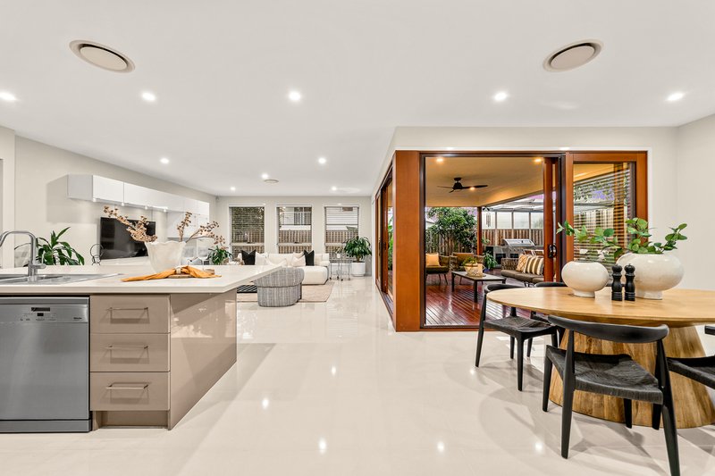 Photo - 41 Wombat Crescent, Rochedale QLD 4123 - Image 8