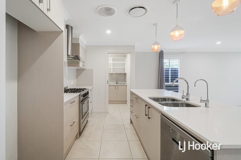 Photo - 41 Woodburn Street, Colebee NSW 2761 - Image 3