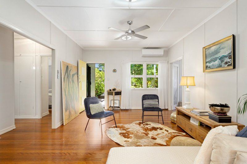 Photo - 41 Woodend Road, Woodend QLD 4305 - Image 2