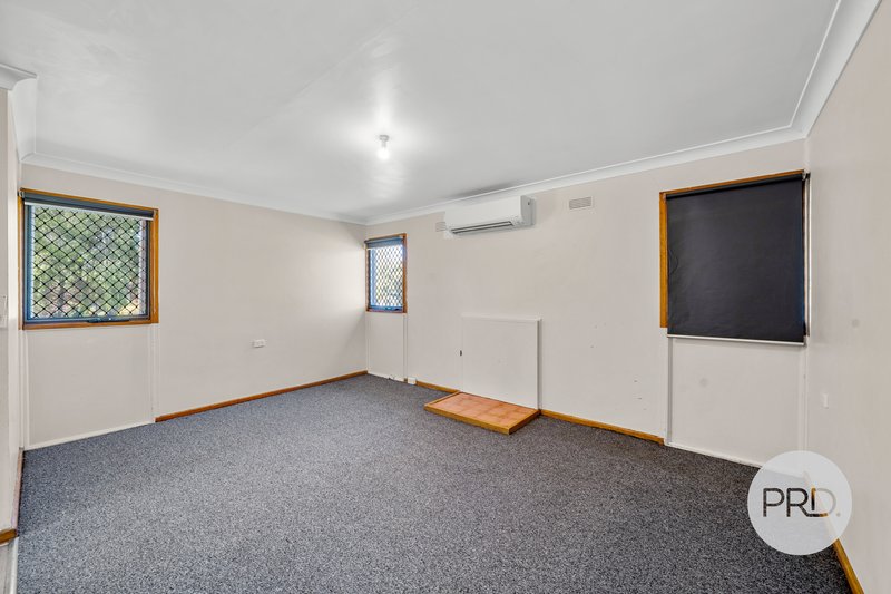 Photo - 41 Ziegler Avenue, Kooringal NSW 2650 - Image 4