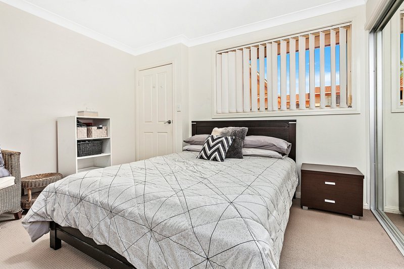 Photo - 4/10-12 South Street, Gymea NSW 2227 - Image 6