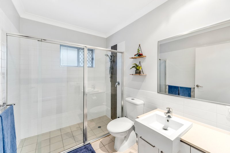 Photo - 4/10-16 Salisbury Street, Redland Bay QLD 4165 - Image 11