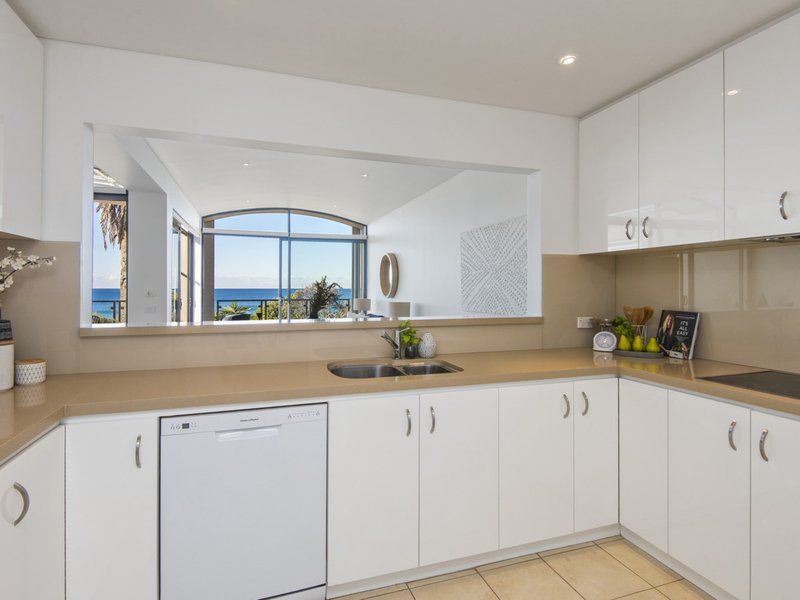 Photo - 4/10-16 Surfview Road, Mona Vale NSW 2103 - Image 6