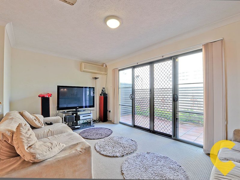 Photo - 4/10 Amelia Street, Coorparoo QLD 4151 - Image 9