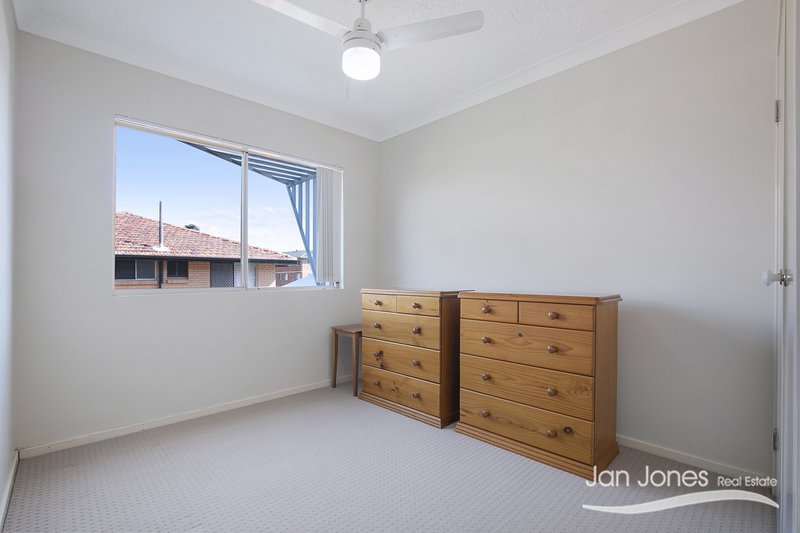 Photo - 4/10 Caroline Street, Woody Point QLD 4019 - Image 11